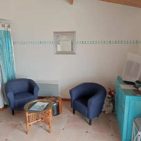 Parlevan Guest house *