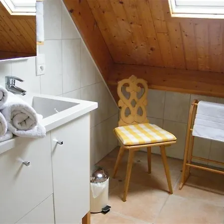 Parlevan Guest house